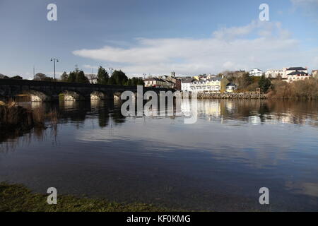 Killorglin, Co.Kerry, Irland. Haus der Puck Fair. Fluss Laune. Stockfoto