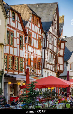Altstadt mit halbzeitbebauten Häusern in Limburg an der Lahn, hier am Bischofsplatz Stockfoto