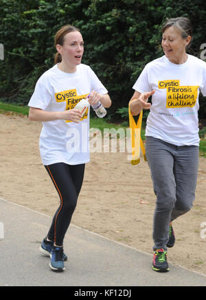 Dulwich Park Fun Run in Unterstützung der Zystischen Fibrose mit einem 10 k, 5k und 1k Spaß rennen mit: Charlotte Ritchie, Jack Ashton, Helen George, Jenny Agutter, Wo: London, Vereinigtes Königreich, wenn: 23 Sep 2017 Credit: WENN.com Stockfoto