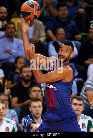 Barcelona, Espana. Oktober 2017. Adam Hanga während des Spiels zwischen dem FC Barcelona und Zalgiris Kaunas, das der 3. Woche der Basketball-Euroliga in Barcelona am 24. oktober 2017 entsprach. Quelle: Gtres Información más Comuniación online, S.L./Alamy Live News Stockfoto