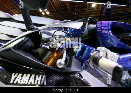 Tokio, Japan. 25. Oktober, 2017. Die neue Yamaha MOTOBOT Ver.2 auf dem Display während der 45. Tokyo Motor Show 2017 in Tokyo Big Sight am 25. Oktober 2017, Tokio, Japan. Tokyo Motor Show 2017 präsentiert neue Mobilitätslösungen von über 153 japanische und ausländische Automobilhersteller. Die Ausstellung ist für die Öffentlichkeit vom 26. Oktober bis 5. November. Credit: Rodrigo Reyes Marin/LBA/Alamy leben Nachrichten Stockfoto