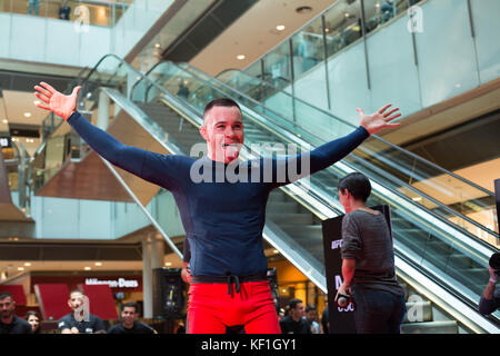 Sao Paulo, Sao Paulo, Brasilien. 25 Okt, 2017. COLBY COVINGTON, während eine offene Praxis der Sitzung auf den UFC-Nacht in Sao Paulo, Brasilien kämpfen. Credit: Paulo Lopes/ZUMA Draht/Alamy leben Nachrichten Stockfoto