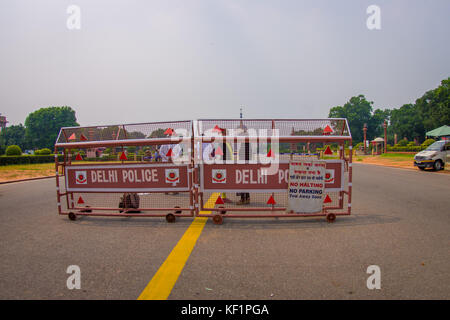 Jaipur, Indien - 26. September 2017: Polizei Kontrolle Zaun am Geben Sie der Regierung Gebäude der Rashtrapati Bhavan ist die offizielle Homepage des Präsidenten von Indien Stockfoto