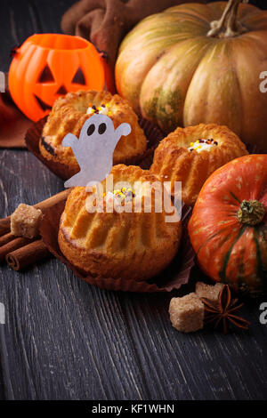 Halloween Kürbis Cupcakes Stockfoto