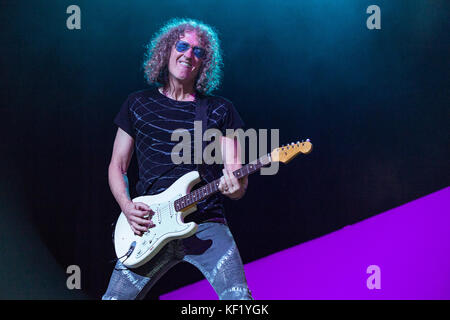 ABBOTSFORD, Kanada. 22 Okt, 2017. Britisch-amerikanische Rockband Foreigner im Abbotsford Zentrum in Abbotsford, BC, Kanada. Credit: Jamie Stockfoto