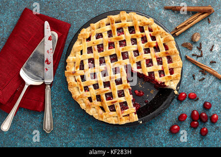 Glühwein cranberry Apple lattice pie Stockfoto