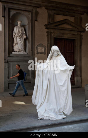 Florenz, Toskana - 9. April 2011, Statue von Cosimo Pater Patriae, Cosimo di Giovanni de' Medici, bekannt als il Vecchio (Firenze 1389 - Careggi 1464), U Stockfoto