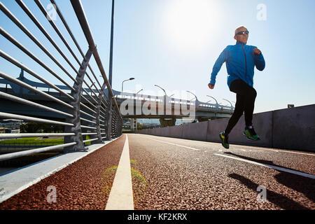 Dabei Übung im Freien Stockfoto
