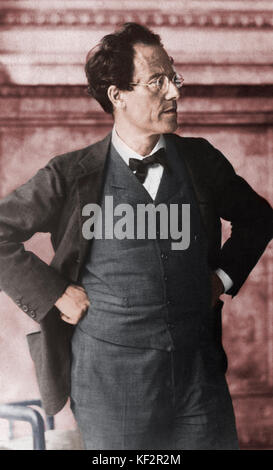 Gustav Mahler in der Loggia der Wiener Hofoper, 1907. Foto von M. Nähr. Der oesterreichische Komponist, 1860-1911. Eingefärbte Version. Stockfoto