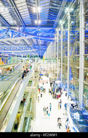 Das Atemberaubende Interieur von Bangkoks modernen neuen Suvarnabhumi Airport. Stockfoto