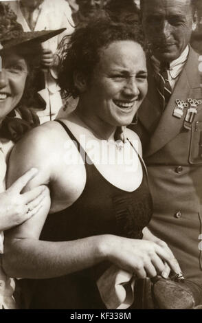 Rie Mastenbroek war ein niederländischer Schwimmer, der 1936 an den Olympischen Sommerspielen in Berlin teilnahm. Mastenbroek, bekannt für ihre Erfolge im 400-Meter-Freistil, gewann zwei Goldmedaillen während des Wettbewerbs und festigte ihren Platz in der olympischen Geschichte. Stockfoto