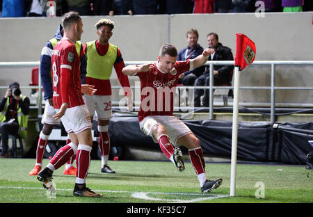 Joe Bryan von Bristol City feiert das dritte Tor seiner Spielmannschaft während des Carabao Cup-Spiels in der vierten Runde im Ashton Gate, Bristol. Stockfoto