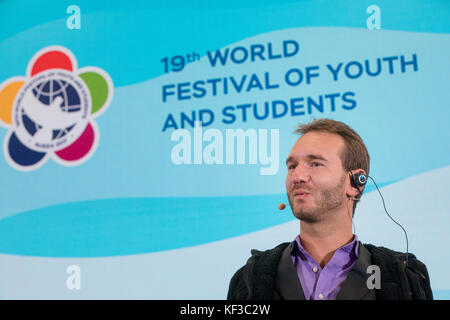 Nick Vujicic, ein australischer Coach und Motivationstrainer, mit Tetra geboren - Amelia Syndrom, gibt eine Pressekonferenz in Sotschi, Russland Stockfoto