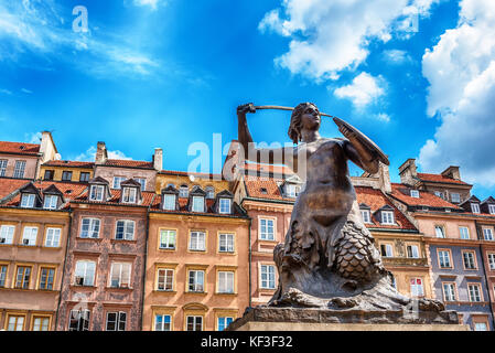 Die Statue der Meerjungfrau von Warschau, polnische syrenka warzawska, ein Symbol von Warschau Stockfoto