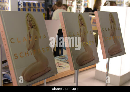 Frankfurt am Main, Deutschland. 13 Okt, 2017. Eindrücke, Claudia Schiffer, Frankfurter Buchmesse/Buchmesse Frankfurt 2017 Stockfoto