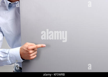 Kaufmanns mit weißen Karton Stockfoto