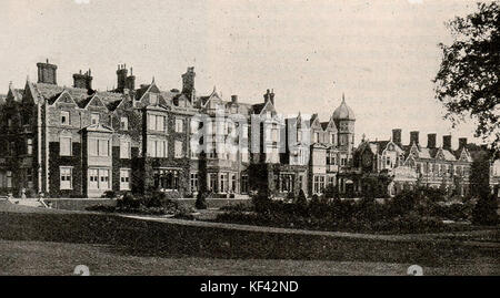Die Westfassade der britischen königlichen Residenz auf Sandringham House, Norfolk, Großbritannien 1932 Stockfoto