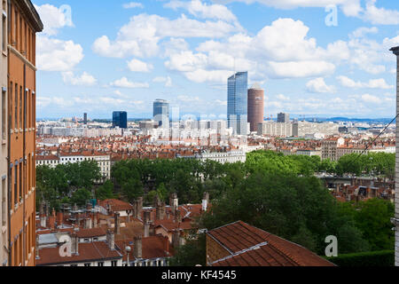 Lyon und die Rhône gesehen von La Croix Rousse, Bellevue Square, Rhône-Alpes, Frankreich Stockfoto