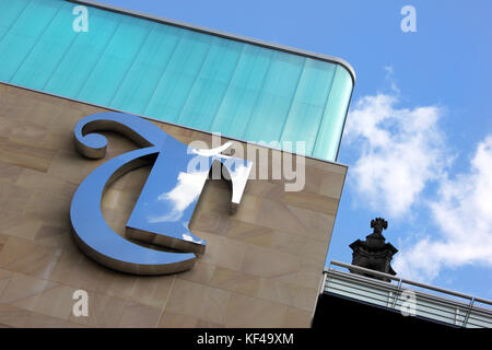 Trinity Leeds ist eine Einkaufs- und Freizeitzentrum in Leeds, UK. Im Zentrum von Leeds entfernt. Es öffnete am 21. März 2013, mit über 130.000 aufgezeichneten vi. Stockfoto