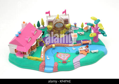 Vintage Spielzeug Polly Pocket magische Movin Pollyville Magnetische 90er Set Stockfoto