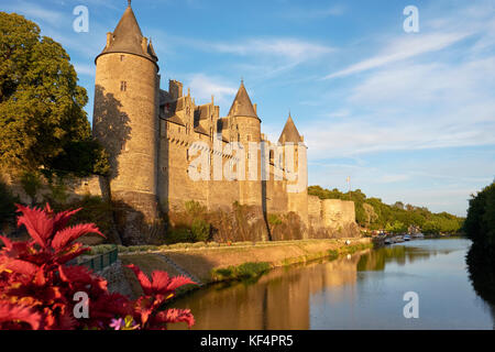 Die mittelalterliche Festung Stadt Josselin im Tal stürzen im Morbihan Bretagne Frankreich. Stockfoto