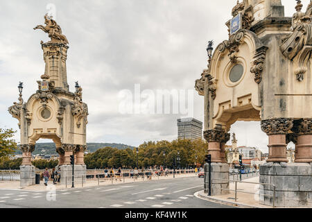 Maria Cristina Brücke in San Sebastian, Donostia, Baskenland, Spanien. Stockfoto