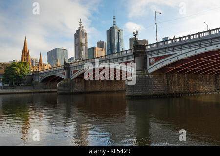Fürsten Brücke über den Fluss Yarra, Stadtzentrum von Melbourne, Victoria, Australien. Stockfoto