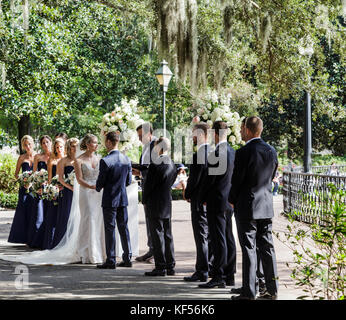 Forsyth Park in Savannah Georgia ist ein Wahrzeichen und Favoriten. es in vielen Filmen, einschließlich Forest Gump und Mitternacht im gekennzeichnet worden ist Stockfoto