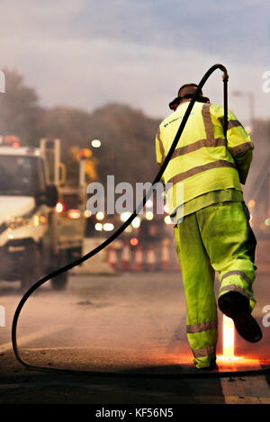 Straßenarbeiten an der oberen Straße in Engel, Islington, Oktober 2017 Stockfoto