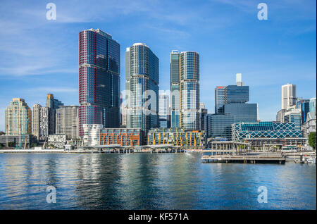 Australien, New South Wales, Sydney, Darling Harbour, Sydney Wharf Boardwalk und die barangaroo International Towers Stockfoto