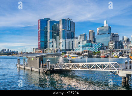 Australien, New South Wales, Sydney, Ausblick auf den Darling Harbour und die barangaroo International Towers von Darling Insel Wharf Stockfoto