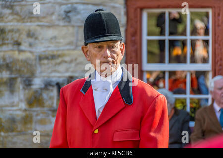 Jäger bei der jährlichen Segnung der Hunde bei den Irokesen Hunt Club in Kentucky, USA Stockfoto