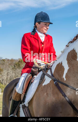 Jäger bei der jährlichen Segnung der Hunde bei den Irokesen Hunt Club in Kentucky, USA Stockfoto