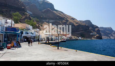 Insel Santorini, Griechenland - 19 Juli, 2012: Der alte Hafen von Santorini. Es ist eine der Inseln der Kykladen im Ägäischen Meer und die Romantischsten destinat Stockfoto