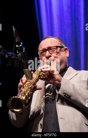 Gilad Atzmon Solo für Sopran Saxophon mit dem kleinsten gemeinsamen Nenner, Scarborough Jazz Festival, 2017 Stockfoto