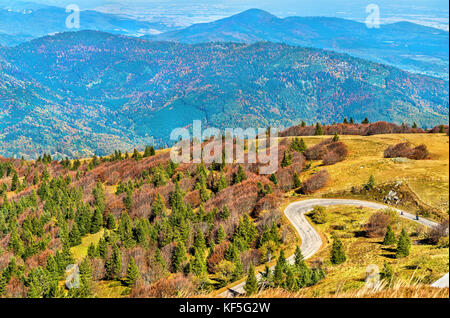 Der Col du Grand Ballon, ein Gebirgspass in den Vogesen - Elsass, Frankreich Stockfoto