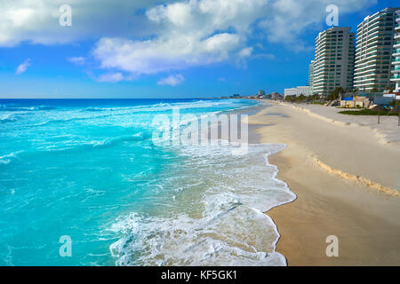 Cancun forum Beach Playa gaviota Azul in Mexiko im Hotel Zone Stockfoto