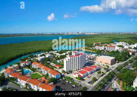 Luftbild von Cancun Hotel Zone in Playa Linda in Mexiko Stockfoto