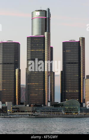 Detroit, MI, USA - 2. Oktober 2016: die Renaissance Center (auch als GM Renaissance Center bekannt und den Spitznamen rencen) ist eine Gruppe von sieben int Stockfoto