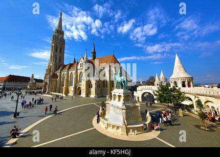 Der Fischerbastei und der Matthiaskirche in Budapest, Ungarn Stockfoto