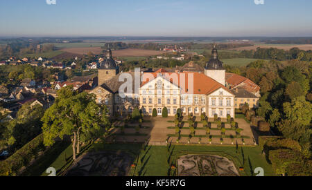 Luftaufnahme von hundisburg Schloss und Barockgarten in Sachsen - Anhalt, Deutschland Stockfoto