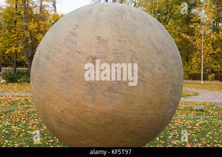 Mock Globus vor dem Hintergrund der Herbst Stockfoto