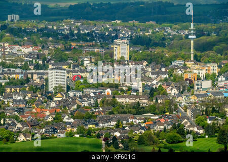 Blick von Tönisheide in Velbert mit Fernsehturm, Wasserturmverkehrsunternehmen der Stadt Velbert mbH und Hochhaus Berliner Straße, Velbert, Ruh Stockfoto