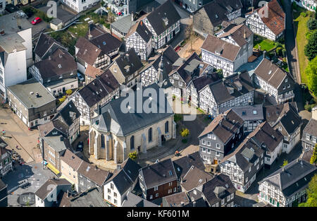 Evangelisch-reformierte Kirchengemeinde Neviges, Kirchplatz, Velbert-Neviges, Velbert, Ruhrgebiet, Nordrhein-Westfalen, Deutschland, Europa, Luftbild Stockfoto