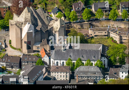 Überblick das Stadtzentrum von Neviges ist eine Wallfahrtskirche auf dem Hardenberg im Velbertviertel Neviges, Velbert-Neviges, Velbert, Ruhrgebiet, Nordrhin Stockfoto