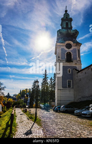 Weg zum alten Schloss in Banska Stiavnica, Slowakei, Unesco Stockfoto