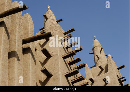 MALI Mopti, der Großen Moschee, ein Irdenes Struktur in der traditionellen Sudanesischen Stil zwischen 1936 und 1943 erbaut, ist häufig die Moschee von Komoguel genannt. rebuild von Aga Khan Foundation, UNESCO Welterbe/Grosse Moschee aus Lehm ist UNESCO Weltkulturerbe Stockfoto