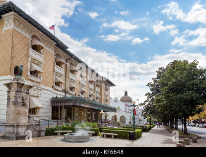 Die historische Fordyce Badehaus, jetzt das Visitor Center, Central Avenue ('Bathhouse Row'), Hot Springs, Arkansas, USA Stockfoto