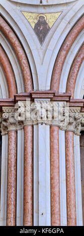 Assisi (Pg), Italien, 30. Juni 2017: berühmte Basilika St. Franziskus von Assisi (Basilika) Eucharistiefeier di San Francesco in Assisi, Umbrien - Italien Stockfoto