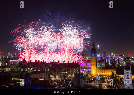 Der Bürgermeister von londons Neujahrsfeuerwerk zeigt Stockfoto